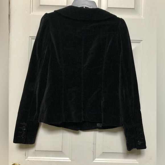 H&M WOMEN'S BLAZER VELVET BLACK SIZE 8 3 BUTTONS, 2 POCKETS , SLEEVES W/BUTTON - Picture 4 of 7